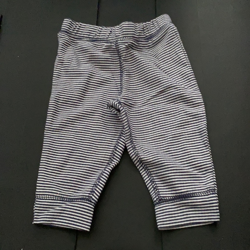 Carter’s baby pants 6M